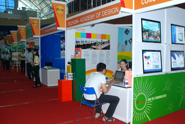 Dãy gian hàng khu C trong Viet Ad 2010